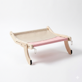 Hamac multi-supports pour chat HammiePets avec crochets pour fenêtre, capacité 18 kg, confortable et sécurisé pour chats.
